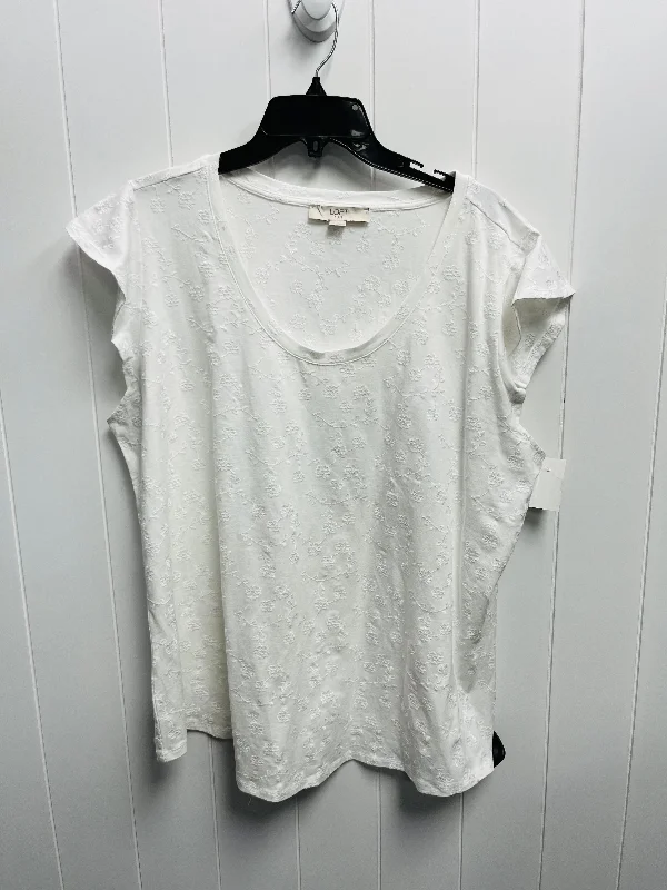 women's tops for those who prefer classic over trendy stylesTop Short Sleeve By Loft In White, Size: 20